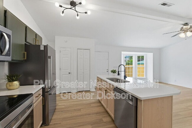 Building Photo - 3051 Casa Dr