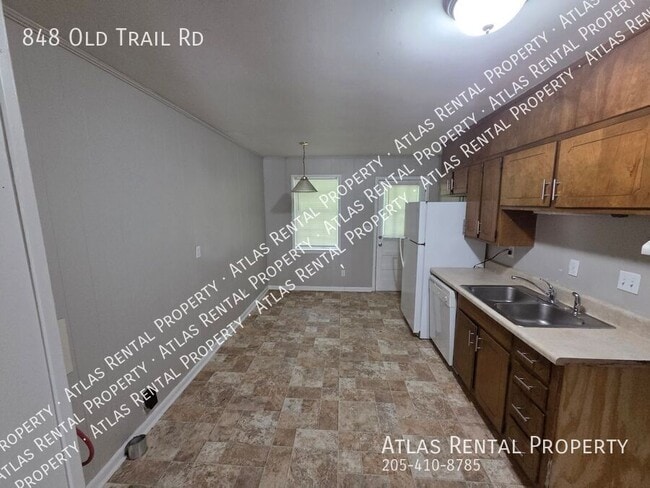 Building Photo - 848 Old Trail Rd