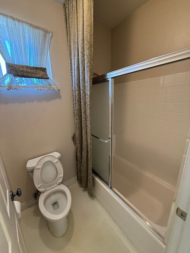 Building Photo - Luxury 5 Bedroom, 4.5 Bath Home in Otay Ra...