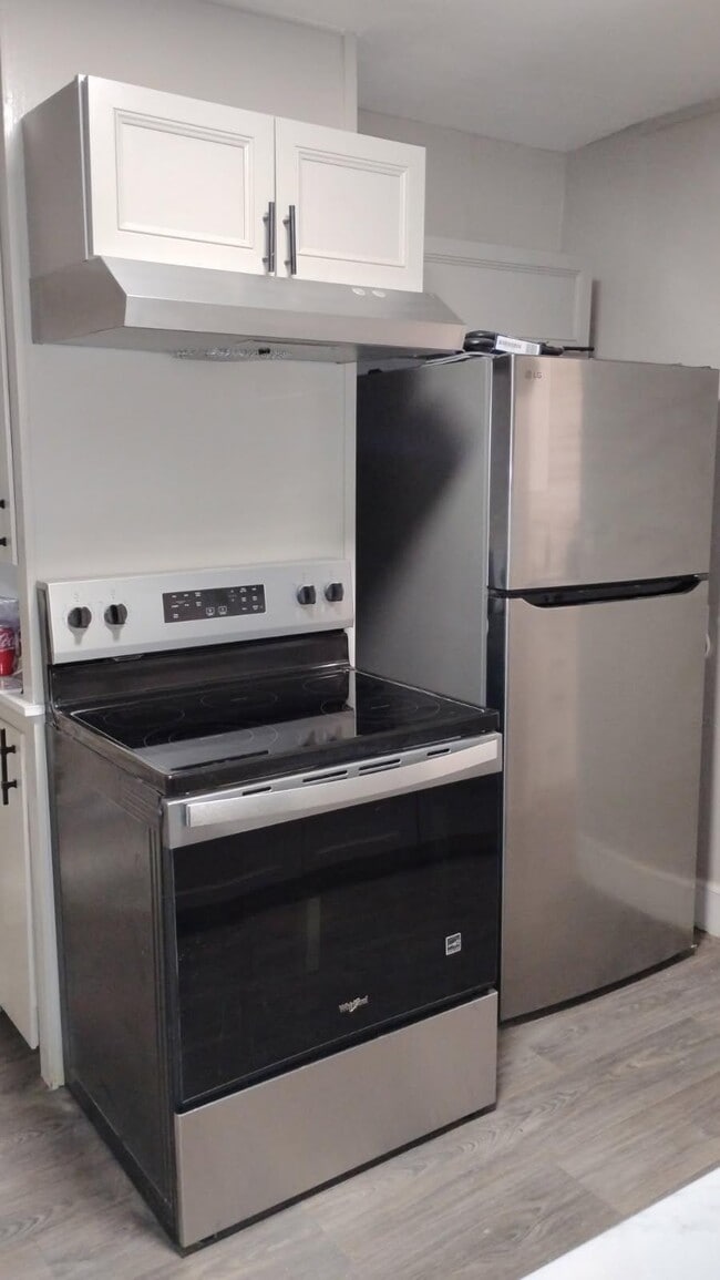 Building Photo - 5423 S Sheridan Ave