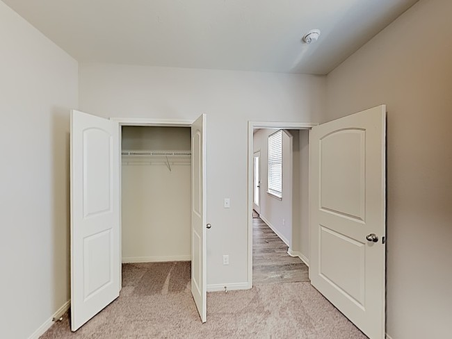 Building Photo - Brand-new one-story home in Savannah Lakes.