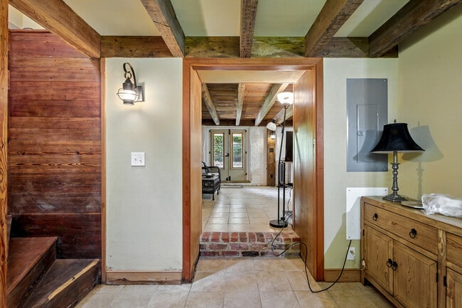 Building Photo - 11826 Colonial Trail W