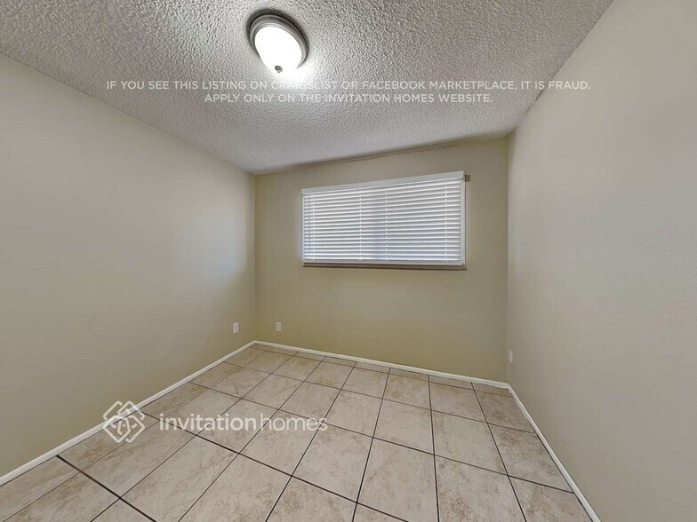 Building Photo - 5746 N 41st Dr