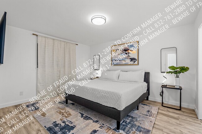 Building Photo - 12811 Pandora Dr