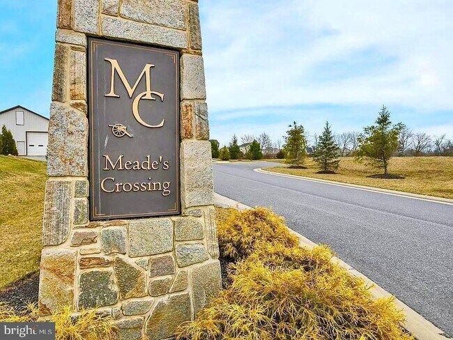 Building Photo - 64 Grant St