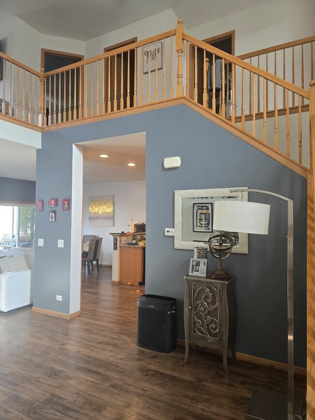 Building Photo - 549 S Jade Ln