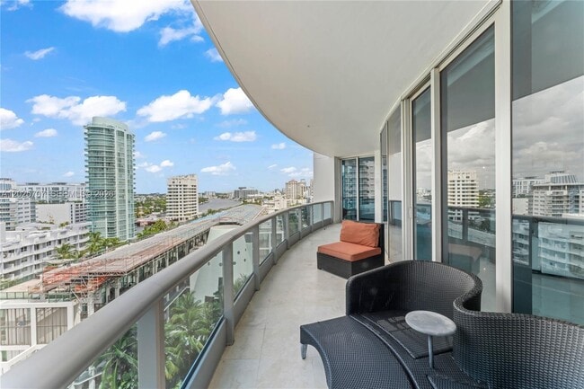 Building Photo - 5959 Collins Ave