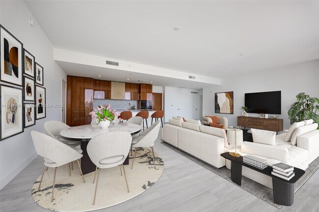 Building Photo - 2678 Tigertail Ave