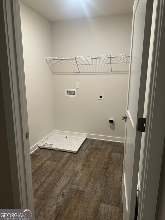 Building Photo - 4818 Station Ln