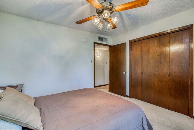 Building Photo - Beautiful 1-story southwestern-style home in west El Paso