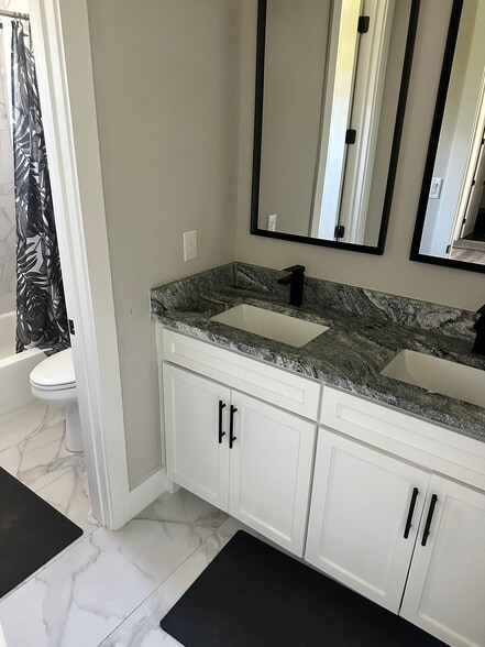 Building Photo - 2408 Peabody Ave