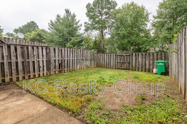 Building Photo - 12043 Hallandale Terrace