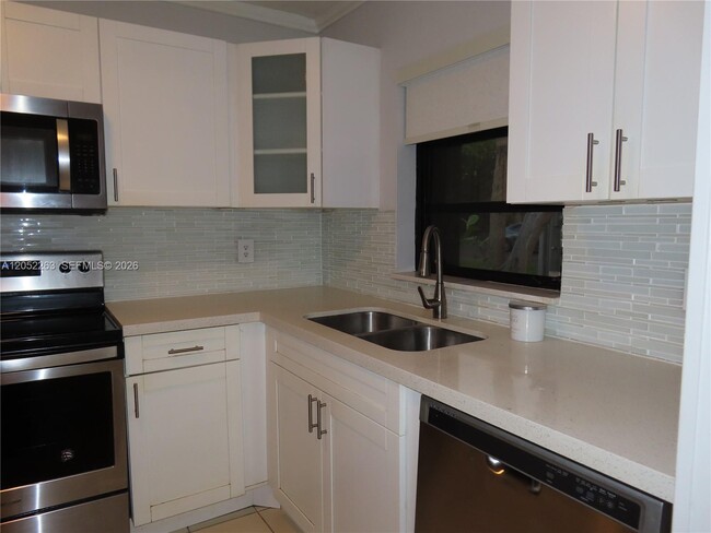Building Photo - 13964 SW 46th Terrace