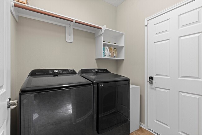 Building Photo - 63 W Lasting Spring Cir