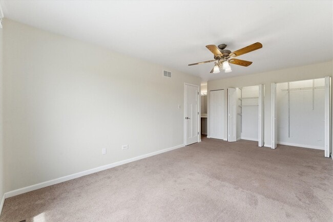 Building Photo - 15826 Farm Hill Dr