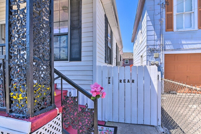 Building Photo - 1319 40th St