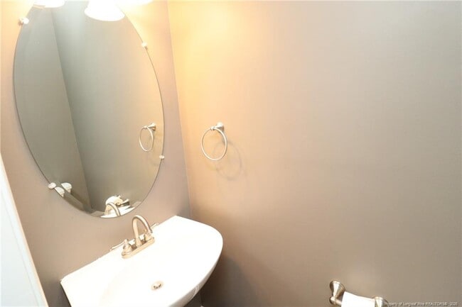 Building Photo - 10941 Pendragon Pl