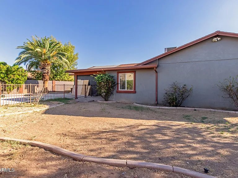 Building Photo - 7612 W Hope Dr