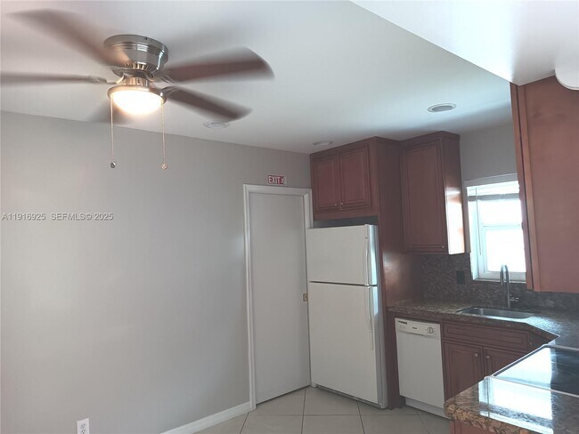 Building Photo - 1818 Fillmore St