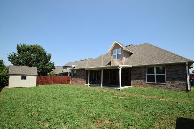 Building Photo - 4004 SW Layton Rd