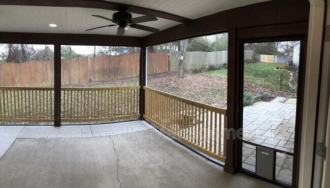 Building Photo - 5616 Jamaica Ln