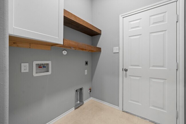 Building Photo - 3007 Rustic Gardens Dr