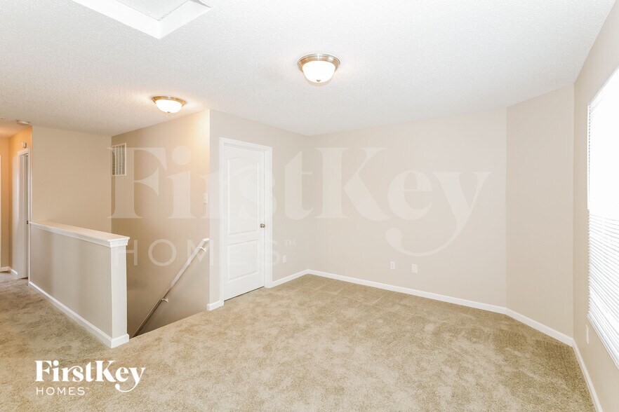 Building Photo - 2025 Beckwith Ln