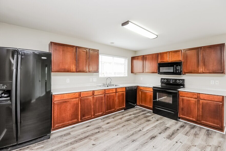 Building Photo - 6217 Winnebago Ct