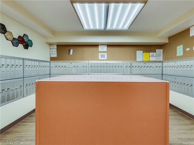 Building Photo - 2331 E Market St