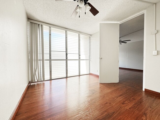 Building Photo - One-Bedroom Mililani Condo with Parking