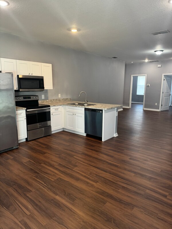 Building Photo - 1999 Marshall St