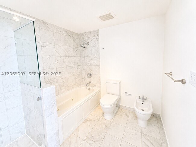 Building Photo - 6580 Indian Creek Dr