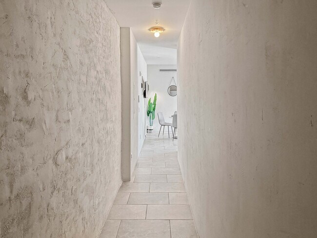 Building Photo - 309-11 South St