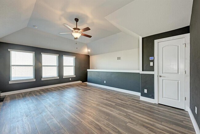 Building Photo - 136 Finley St