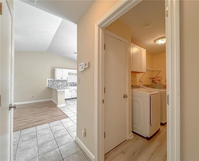 Building Photo - 1555 Sprucewood Trail