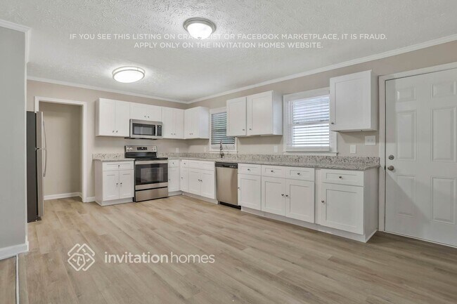 Building Photo - 692 Barnes Dr