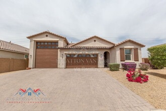 Building Photo - 7616 W Raymond St