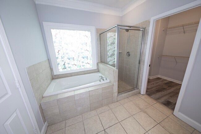 Building Photo - 964 Hank Aaron Dr SE