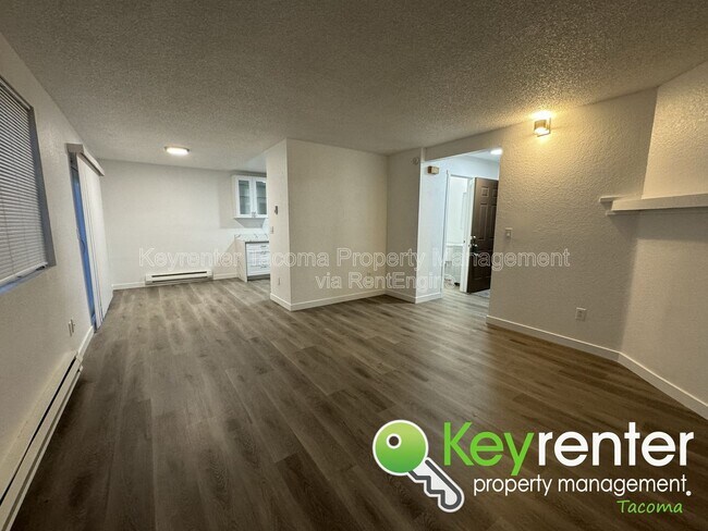 Building Photo - 15909 18th Ave Ct E