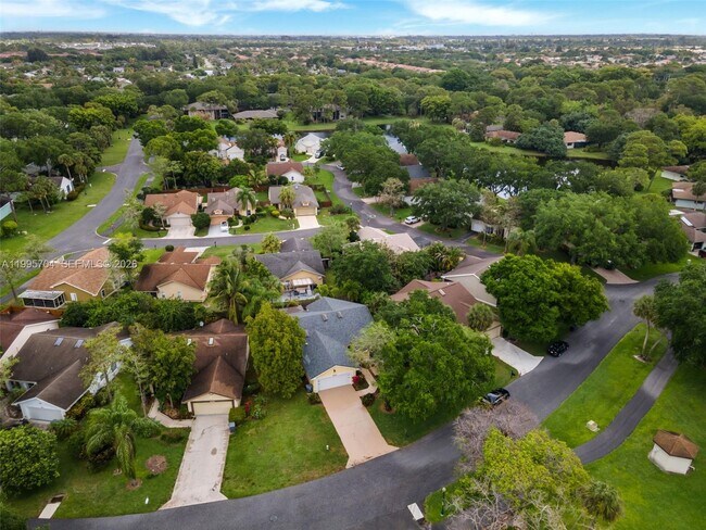 Building Photo - 4220 Grove Park Ln