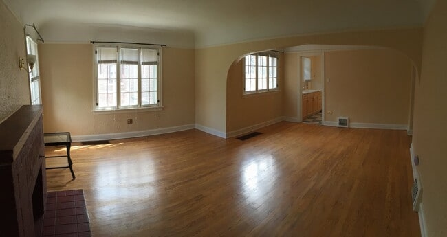 Building Photo - Ranch House for Rent