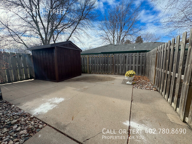 Building Photo - Fully remodeled townhome for rent!