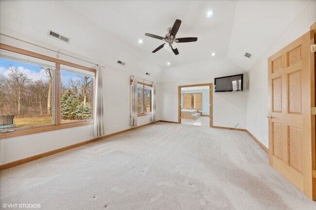 Building Photo - 17W234 Massel Ct