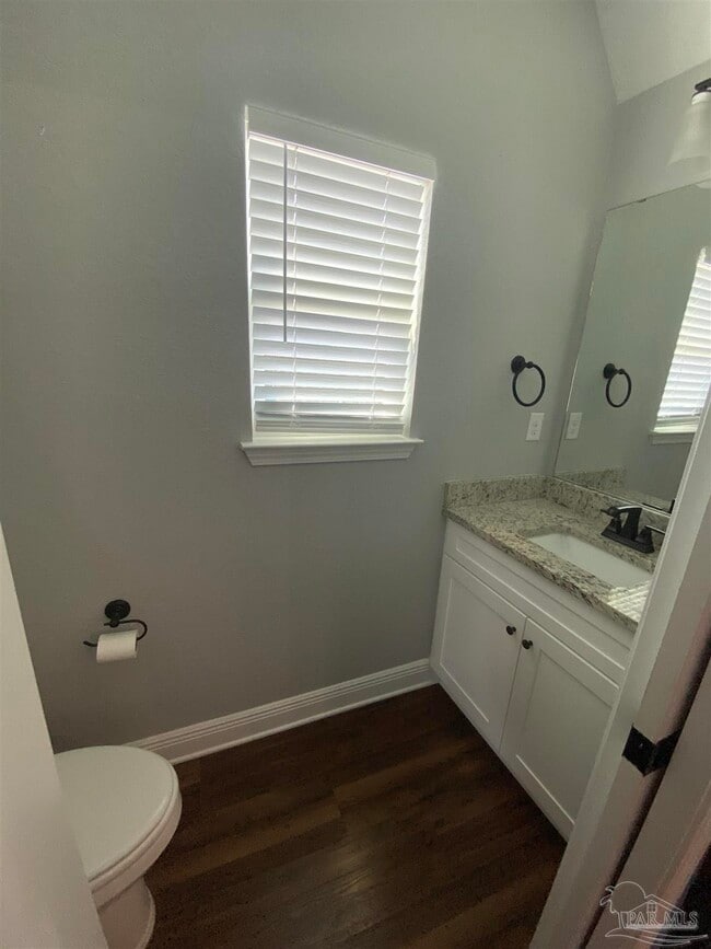 Building Photo - 607 W Belmont St