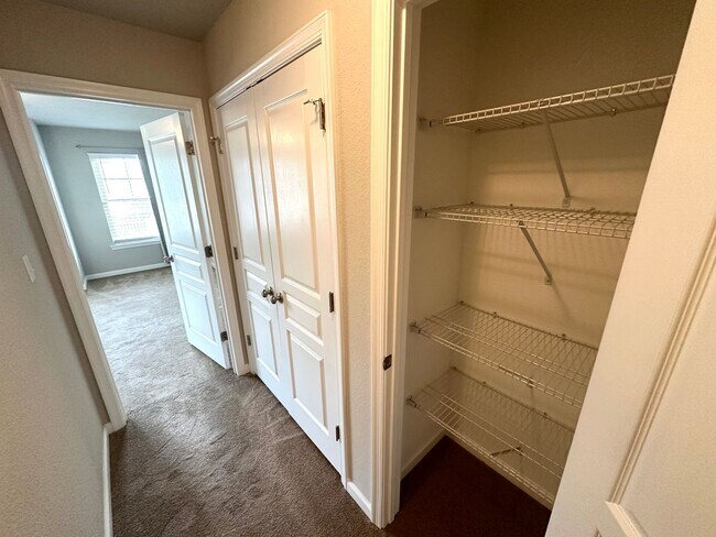 Building Photo - 200 Seasons Circle, Unit 604, Suffolk, Va,...