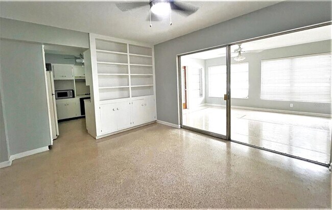 Building Photo - 1001 Brookside Dr