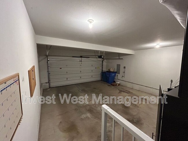 Building Photo - 4015 SE 170th Ct