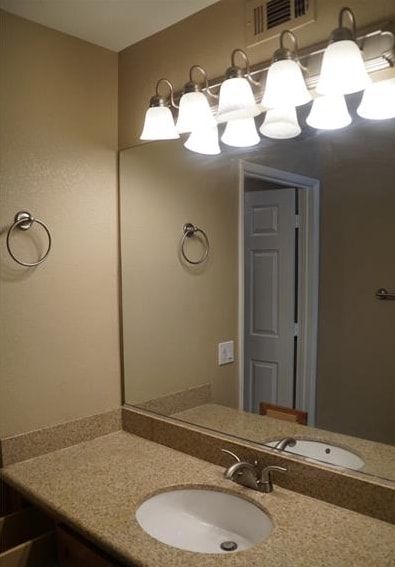 Building Photo - 4400 S Jones Blvd