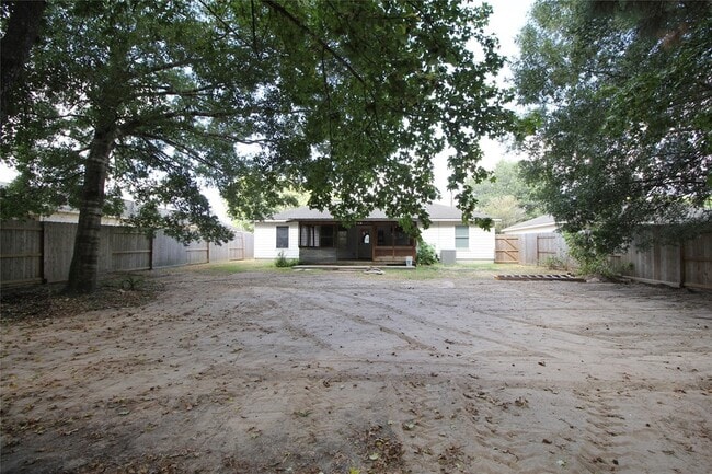 Building Photo - 16405 Sun View Ln