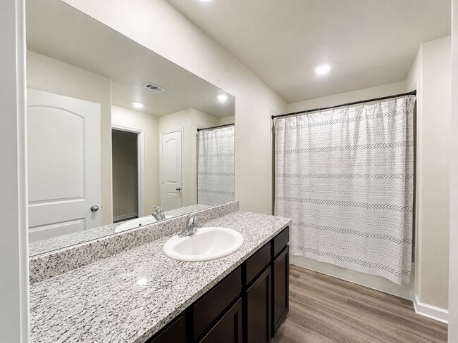 Building Photo - AVAILABLE NOW; APPLY AT OUR WEBSITE TODAY!!